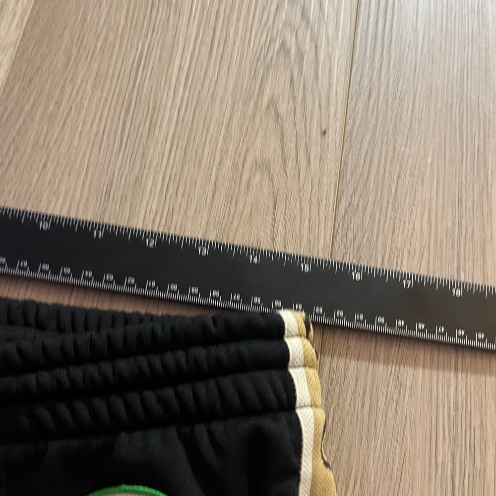 Gucci Web Stripe Interlocking G Shorts - Picture 10 of 10